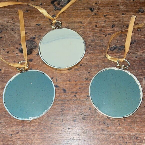 Vtg handmade/homemade cross stitch Christmas trees in gold frame ornaments - Picture 5 of 5